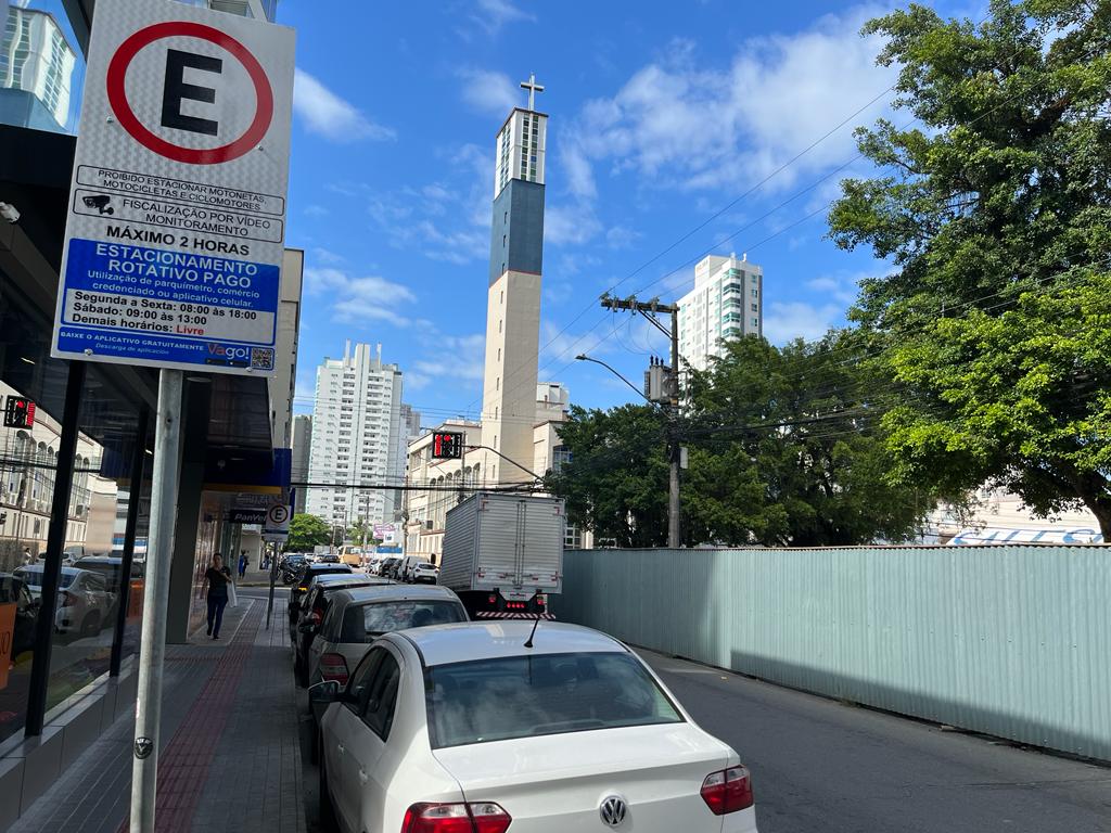 Estacionamento rotativo em Itajaí terá custo de R 2 50 por hora