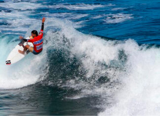 Surfista de Barra Velha, Tomas Hermes, vence nos Açores