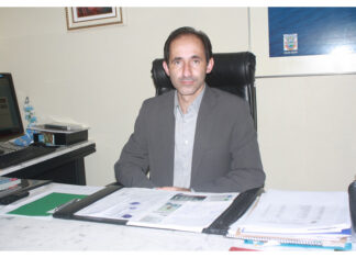 Gestor pede saída e denuncia prefeito