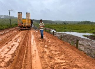Trânsito no interior tem bloqueio temporário por conta de obras e chuva