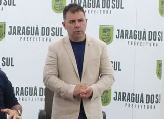 Douglas da Costa (PL) assume a presidência da Amvali