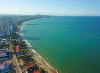 Turismo abre inscrições de curso obrigatório para quem busca alvará para trabalhar na praia durante o verão