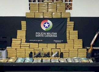Dupla presa com 200 quilos de crack e quase R$ 600 mil é solta no dia seguinte, em Barra Velha