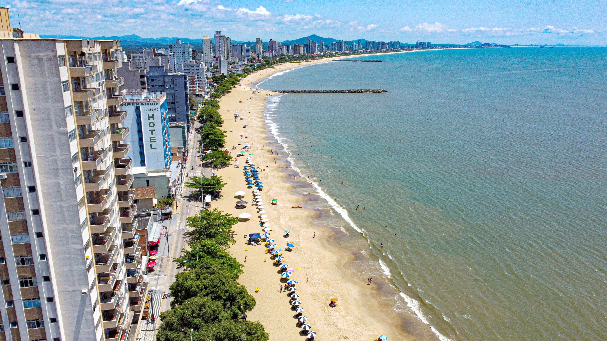 Balneário Piçarras, o prazer de se viver à beira do mar