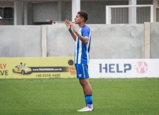 Piçarrense Bruno Guilherme assina contrato profissional com o Avaí Futebol Clube