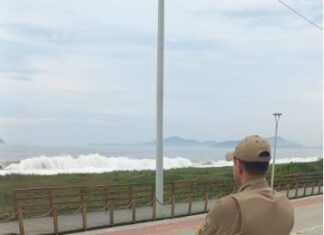 Criminoso é preso traficando drogas na beira mar de Balneário Piçarras
