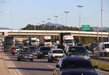 Caminhoneiros aguardam regulamentação do Governo Federal para decidirem sobre a greve geral