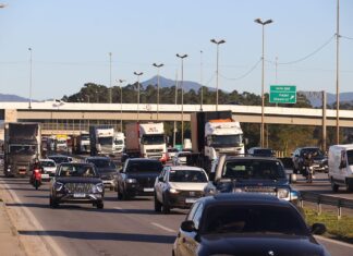 Prefeitos da AMFRI cobram da ANTT soluções urgentes para mobilidade na BR-101