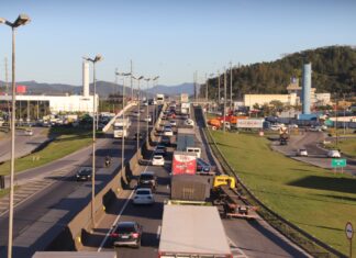 PRF autoriza Autopista a utilizar acostamento como Terceira Via em três cidades