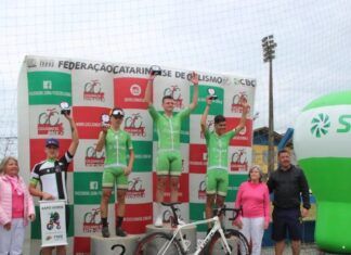 Ciclista de Balneário Piçarras é campeão do 10º GP Outubro Rosa Sicredi de Ciclismo