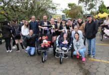 Pernas Solidárias de Luiz Alves participa de meia maratona em Gaspar