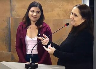 Piçarrense usa tribuna da Câmara para cobrar políticas públicas para pessoas surdas