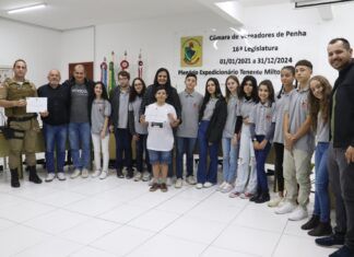 Adote Penha e Proerd recebem moção de aplausos da Câmara Mirim de Penha