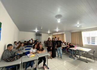 “OAB vai à Escola” aborda o bullying em palestra para alunos da Rubens João de Souza