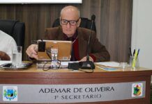 Ademar de Oliveira (PSD) protocola chapa para presidência da Câmara