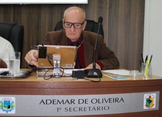 Ademar de Oliveira (PSD) protocola chapa para presidência da Câmara