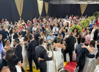 Balneário Piçarras formaliza matrimônio de 38 casais: “nosso amor foi mais forte que tudo”