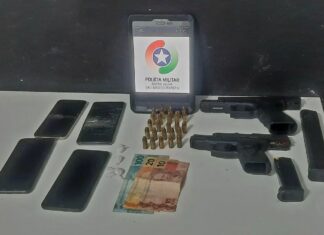 PM de Barra Velha prende dois homens e apreende armas, munições e droga