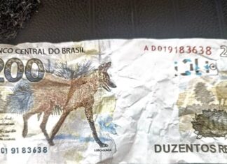 Dupla é presa com cédulas de dinheiro falsas