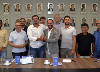 Prefeito de Bombinhas assume a presidência da Amfri