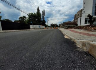 Trecho 1 da Avenida Emanoel Pinto começa a ser asfaltado; obra deve durar mais seis meses