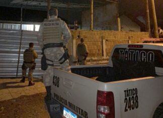 Polícia busca por corpo de homem alvejado em bar, em Barra Velha