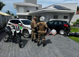 Ladrões são presos após roubo de veículo e tentativa de homicídio contra policiais do motopatrulhamento