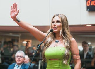 Paulinha (Podemos) é a única mulher na Mesa Diretora da Alesc