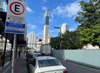 Estacionamento rotativo em Itajaí terá custo de R$ 2,50 por hora; cobrança entra em vigor dia 5
