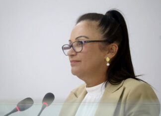 “Montaram um esquema violento para me tirar”, afirma vice-prefeita de Penha