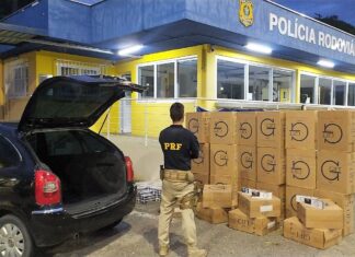 Homem é detido contrabandeando 15 mil maços de cigarros, em São José