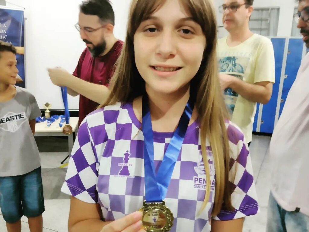 Equipe de Penha garante ouro e bronze no Campeonato Brasileiro de Xadrez  Escolar - Notícias de Penha - Santa Catarina