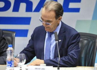 Após pressão política, Décio Lima é eleito diretor-presidente do Sebrae