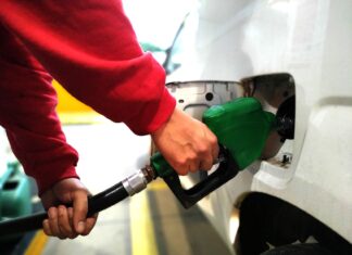 Petrobras implementa desconto no diesel a partir desta segunda-feira