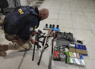 PRF apreende armas, silenciados e milhares de munições em Barra Velha