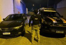PRF recupera carro roubado que circulava clonado em Balneário Piçarras, na BR-101