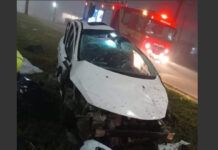Motorista é ‘ejetado’ do veículo após capotamento na BR-101, em Barra Velha