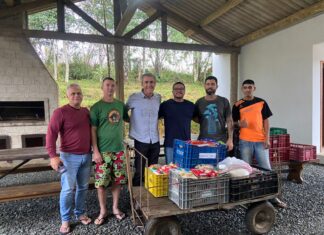 Secretaria de Esporte de Balneário Piçarras doa quase uma tonelada de alimentos a instituições