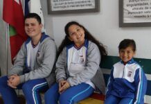 Penha inicia entrega de uniformes escolares de inverno