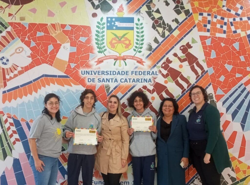 Clube Brasileiro de Xadrez Escolar recebe alunos de Santana do Paraíso   DIVEP – DIVISÃO DE AÇÕES PEDAGÓGICAS – SUPERINTENDÊNCIA REGIONAL DE ENSINO  DE CORONEL FABRICIANO/MINAS GERAIS – BRASIL