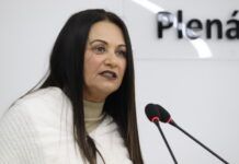 Vice-prefeita de Penha tem WhatsApp hackeado: “Não faça transferência e denuncie”, solicita ela