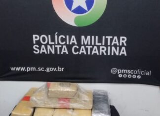 PMSC de Penha prende traficante transportando dez quilos de maconha