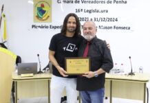 Fotógrafo do projeto “Raízes” recebe moção de aplausos da Câmara de Vereadores de Penha