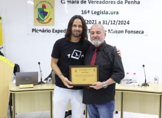 Fotógrafo do projeto “Raízes” recebe moção de aplausos da Câmara de Vereadores de Penha