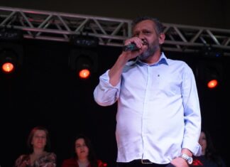 Professor Eduardo Bajara recebe Título de Embaixador Cultural da Paz