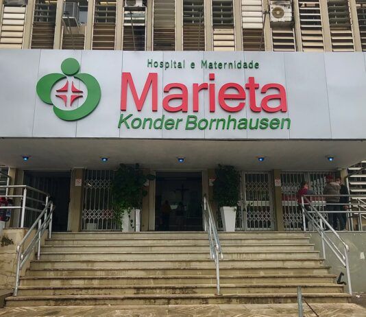 Policiais abrem caminho no trânsito de Itajaí e Navegantes para transporte de pulmão destinado a transplante
