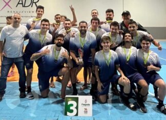 Vôlei masculino de Balneário Piçarras se classifica para a fase estadual do Jasc