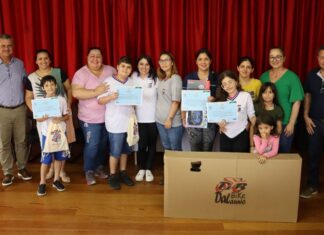 Alunos de Penha recebem premiação de programa internacional de educação ambiental