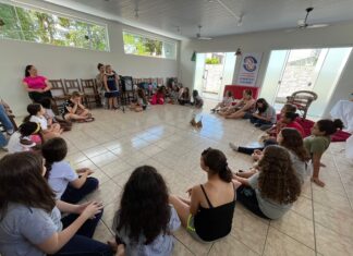 Meninas Bordadeiras encerra turma de 2023