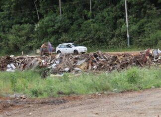 Flagrantes por descarte irregular de entulho renderão pesada multa, em Penha